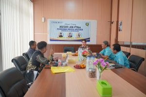 Kunjungan asesor LAM PTKes di Tresno Jamu Indonesia